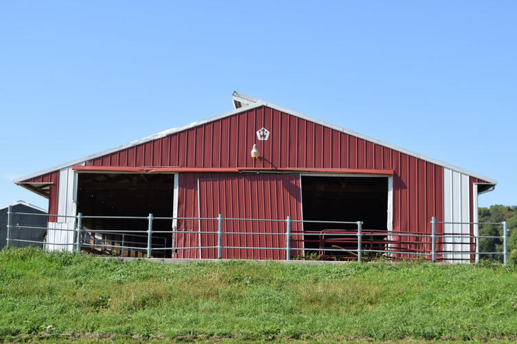 120-stall dry cow / heifer barn