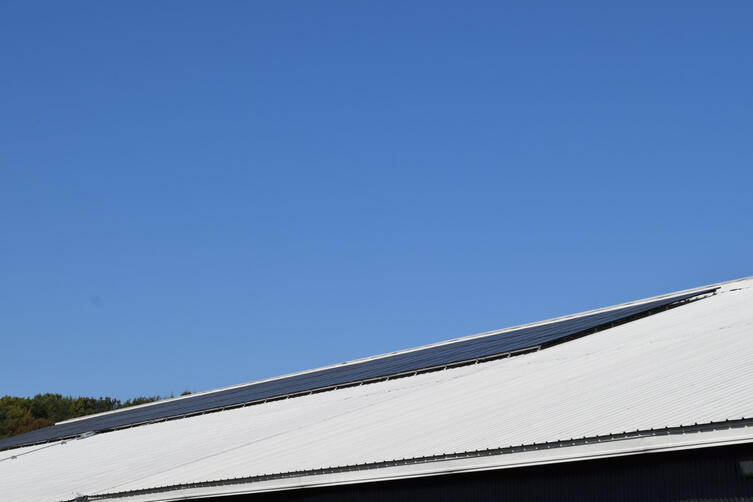 Solar energy system (27.46 kW) with transferable 25-year warranty